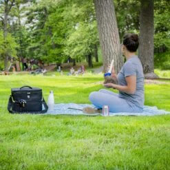 Geckobrands Medium 11 Bottle / 12 Can Cooler With Removable Hard Liner 32 Geckobrands Medium 11 Bottle / 12 Can Cooler With Removable Hard Liner -Best Luggage Store 0aa01e1889bb212374ded8ce6612d9ef3fca6001d487132f4f0079de49cb4ad3