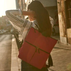 Knomo London Dalston Reykjavik 15" Totepack -Best Luggage Store 1d8f53cb07fb60e4f3b8bd0e2c42e6d6a867d2dbc67aedeb120be7e929dfa113