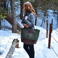 Duluth Pack Sportsmans Tote -Best Luggage Store 3526106f23c8a63f1fddc810509836fef14f745d5124d930e38a0eaafa20ad6b