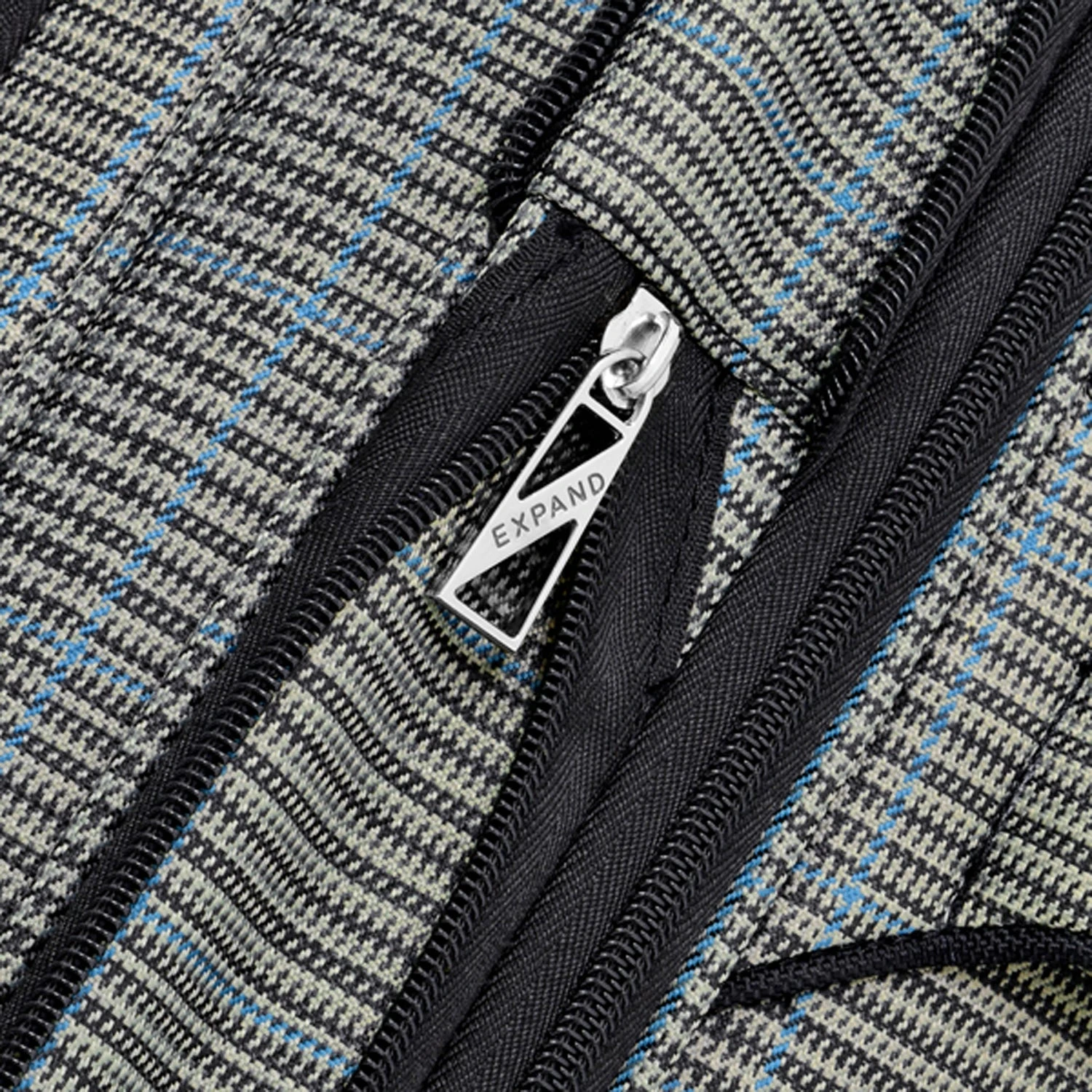 London Fog Knightsbridge II 20" 4-Wheel Carry-On Luggage 4 London Fog Knightsbridge II 20" 4-Wheel Carry-On Luggage - Image 2