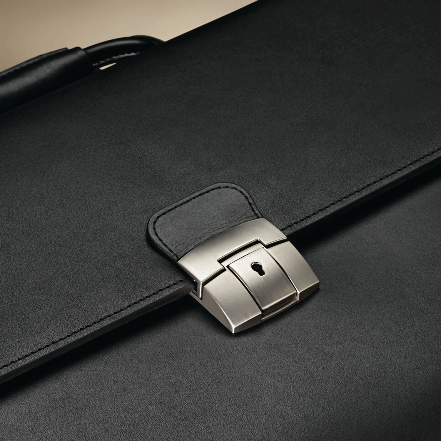 Hartmann Heritage Flap Brief 5 Hartmann Heritage Flap Brief - Image 3