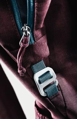 Deuter Vista Spot -Best Luggage Store 53f7966597a04632768da8d18927a12e57651ee46111df67149b57a99f8c15d8