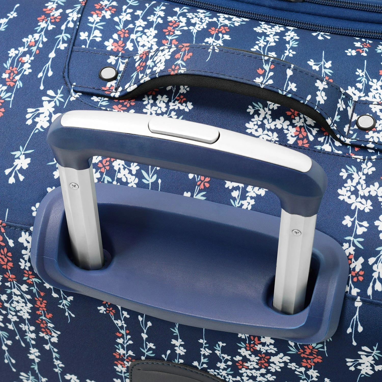 London Fog Cranford Collection 29" 4-Wheel Large Luggage 19 London Fog Cranford Collection 29" 4-Wheel Large Luggage - Image 17