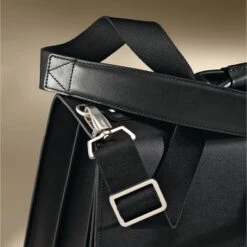 Hartmann Heritage Flap Brief 17 Hartmann Heritage Flap Brief -Best Luggage Store 86226e5edb83df2259b432d5f4187b6bb674f1c7c0d775ca09e51a91fce01354