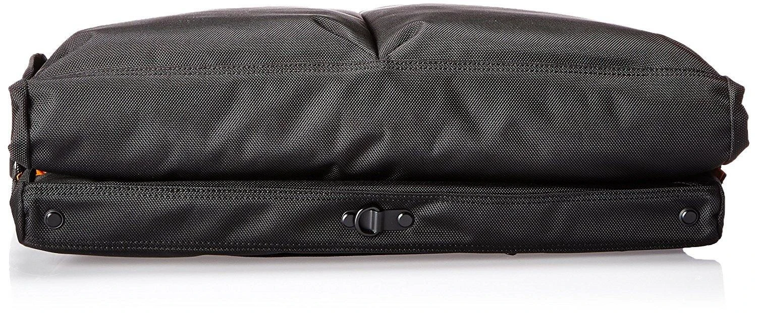 Victorinox Werks Traveler 5.0 Porter Trifold Garment Bag 8 Victorinox Werks Traveler 5.0 Porter Trifold Garment Bag - Image 6