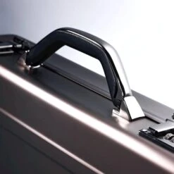 Samsonite Delegate II Alumum Attache Computer Bag -Best Luggage Store 9d37fb59a5bdccf9275d06199c55c823c9b29c7b72336f6b17454ddfbe8f3d42