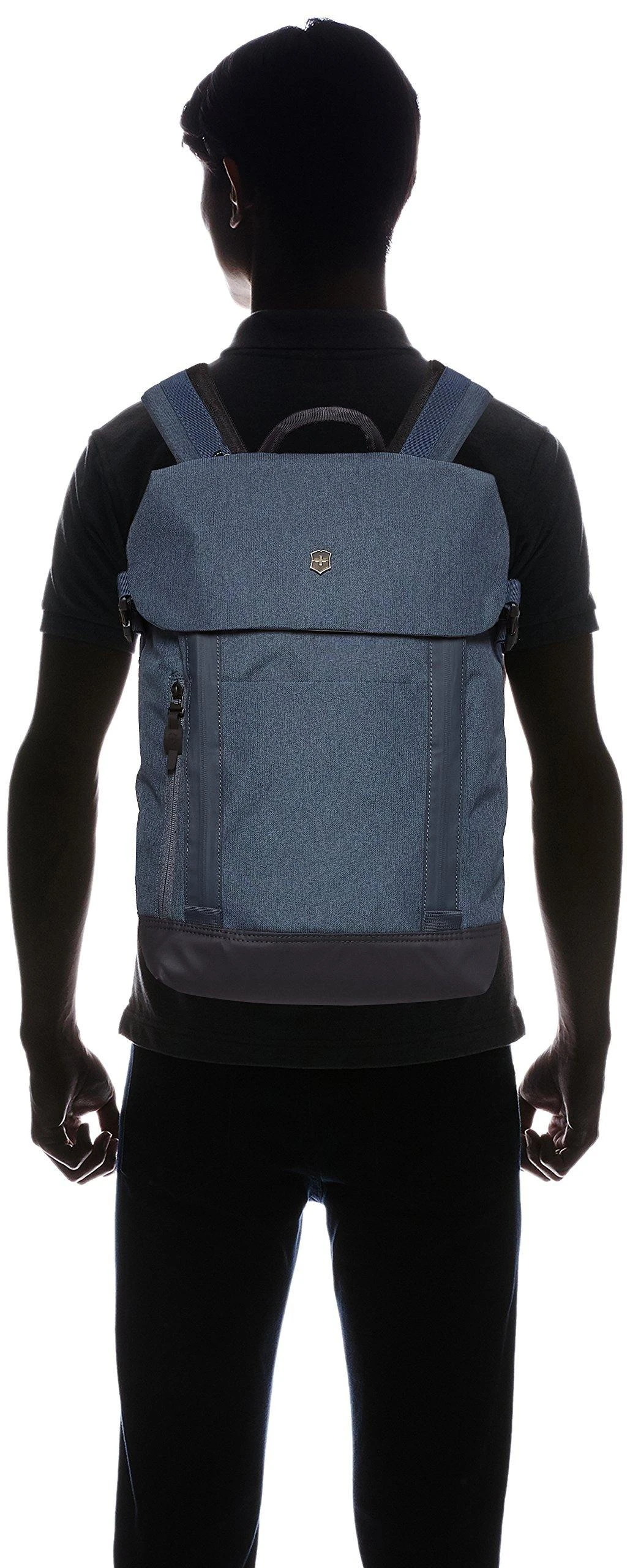 Victorinox Altmont Classic Deluxe Flapover Laptop Backpack 18 Victorinox Altmont Classic Deluxe Flapover Laptop Backpack - Image 16