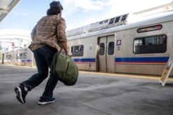 Deuter Aviant Carry On 28 -Best Luggage Store a9ef71019be8ef6b872026e8754ca4549d202b19edbb23f30b0f9d241affe239