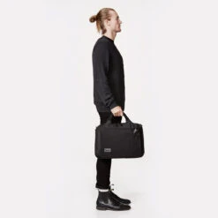 Crumpler Men's The Dry Red 7 Briefcase 9 L Black 9 Crumpler Men's The Dry Red 7 Briefcase 9 L Black -Best Luggage Store c599964c6a4196dd223e304dc8d7736f331d29e5685c44479fa9a3d6ace9a6f0