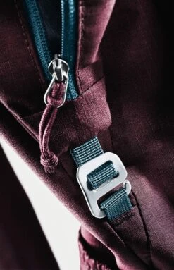 Deuter Vista Spot -Best Luggage Store c6e352cea2b5f51ed403afde37de3bb0d5d133dfd9dc35981b16260a4fec10f8