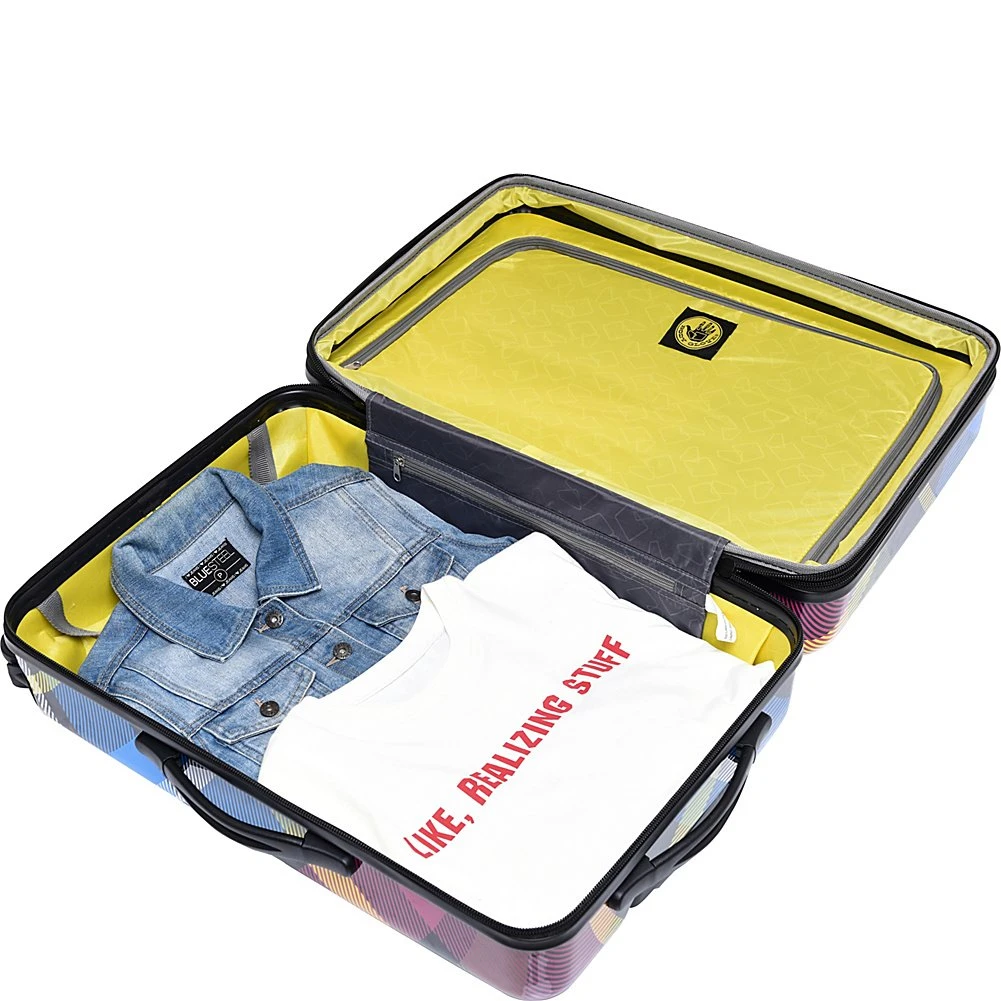 Body Glove Tartan 29" 4-Wheel Large Luggage 4 Body Glove Tartan 29" 4-Wheel Large Luggage - Image 2