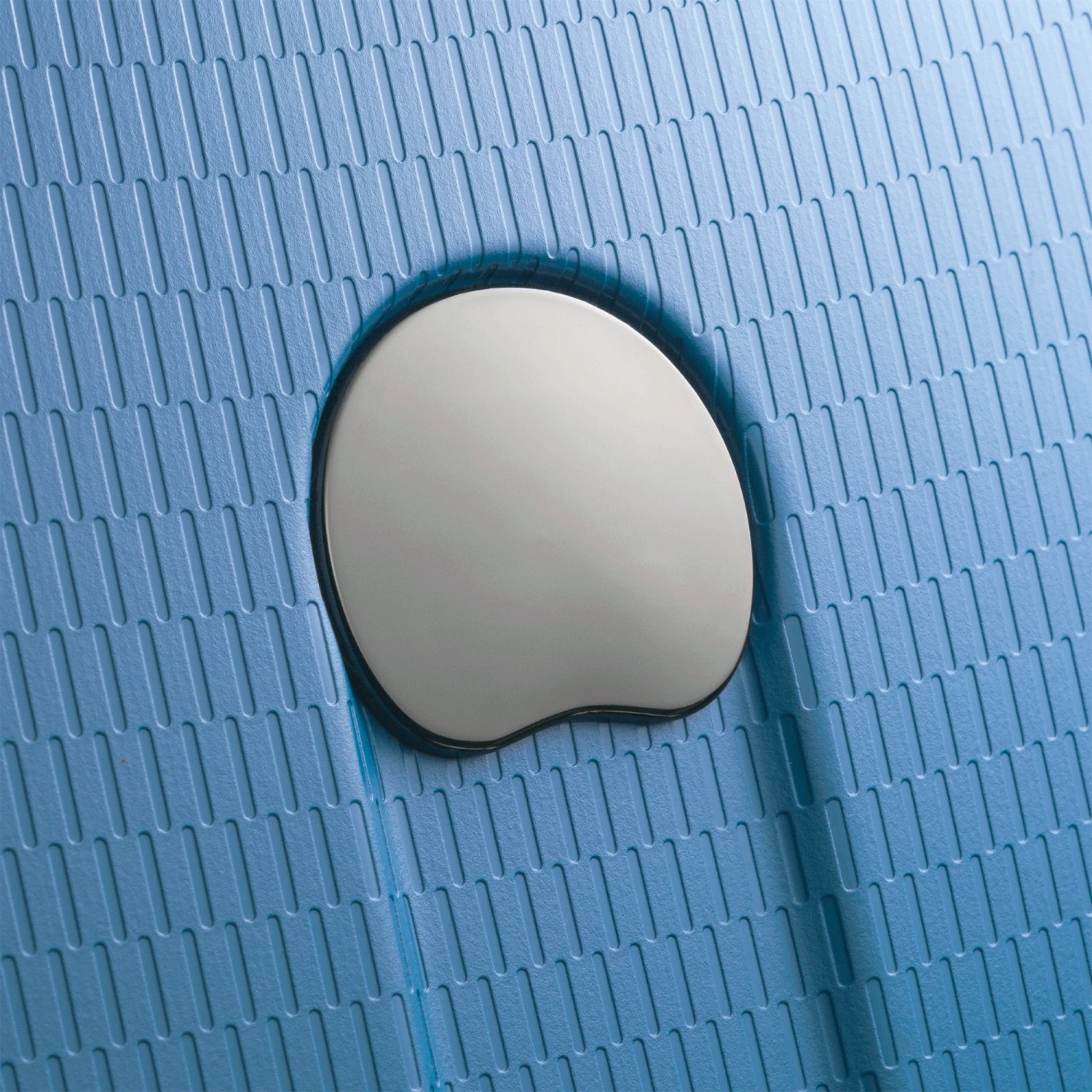 DELSEY Paris Embleme Carry On With Spinner Wheels Trolley 5 DELSEY Paris Embleme Carry On With Spinner Wheels Trolley - Image 3