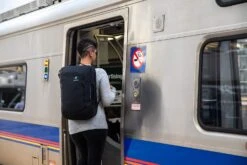 Deuter Aviant Carry On 28 -Best Luggage Store db40bc309762e8349a58dd3e7578585146dc96dc62bf5a880824da0834b1d9e7