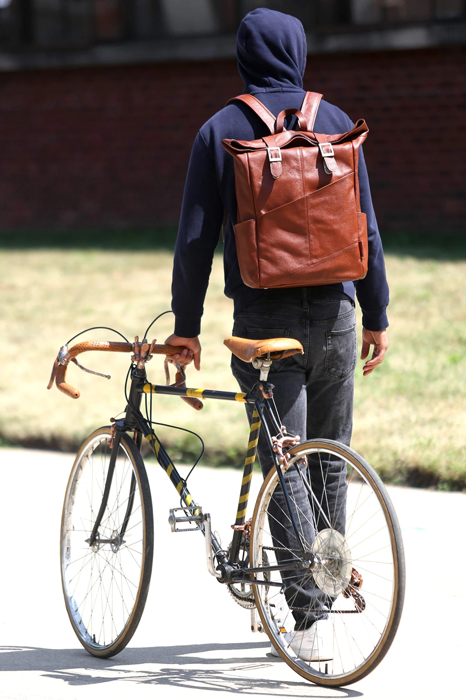 McKlein USA Kennedy 17" Leather Dual Access Laptop Backpack 16 McKlein USA Kennedy 17" Leather Dual Access Laptop Backpack - Image 14