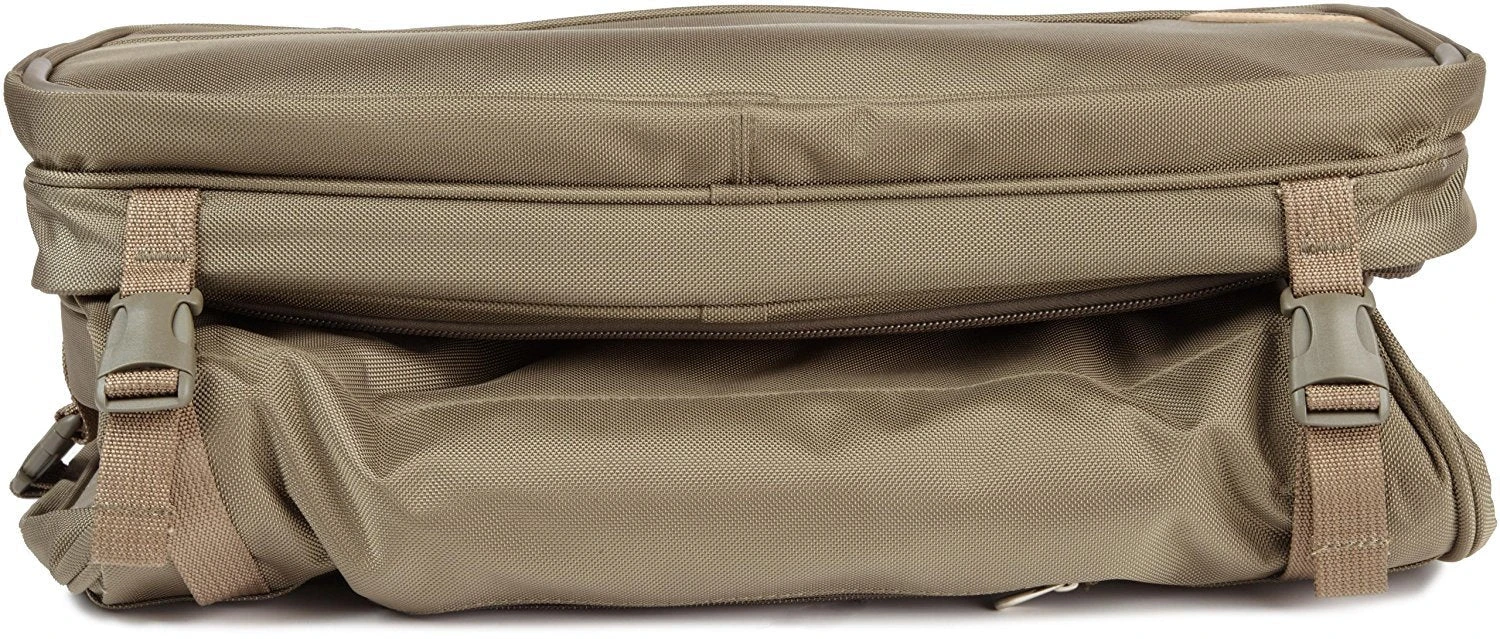 Briggs & Riley Baseline Compact Tri-Fold Garment Bag 13 Briggs & Riley Baseline Compact Tri-Fold Garment Bag - Image 11