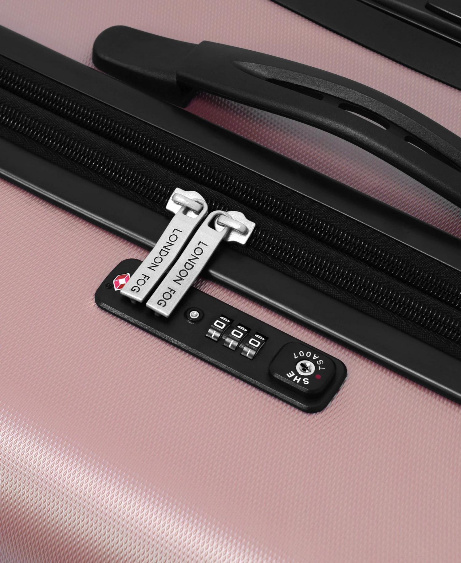 London Fog Southbury II 29" 4-Wheel Large Luggage 4 London Fog Southbury II 29" 4-Wheel Large Luggage - Image 3