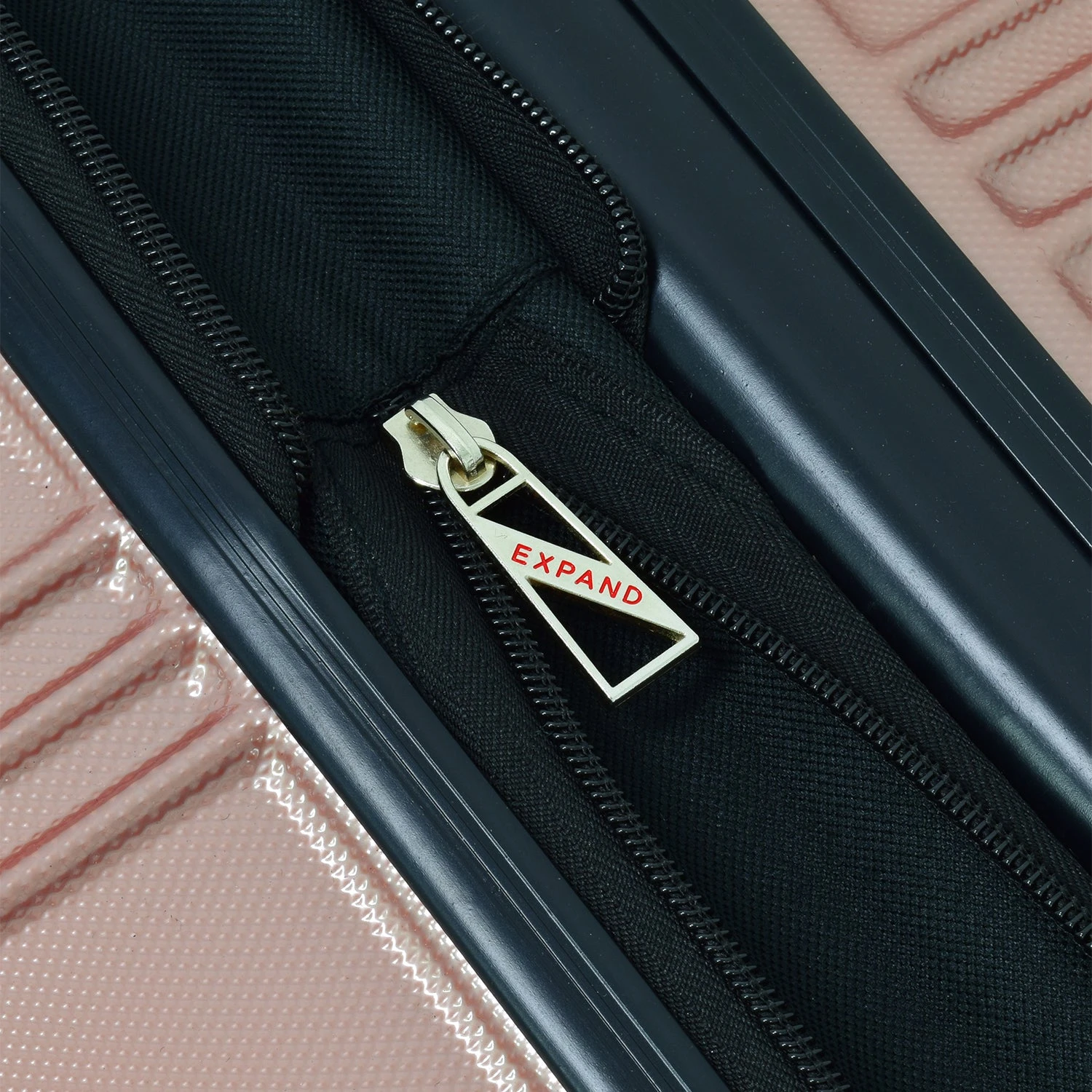 London Fog Kingsbury 29" 4-Wheel Large Luggage 10 London Fog Kingsbury 29" 4-Wheel Large Luggage - Image 8